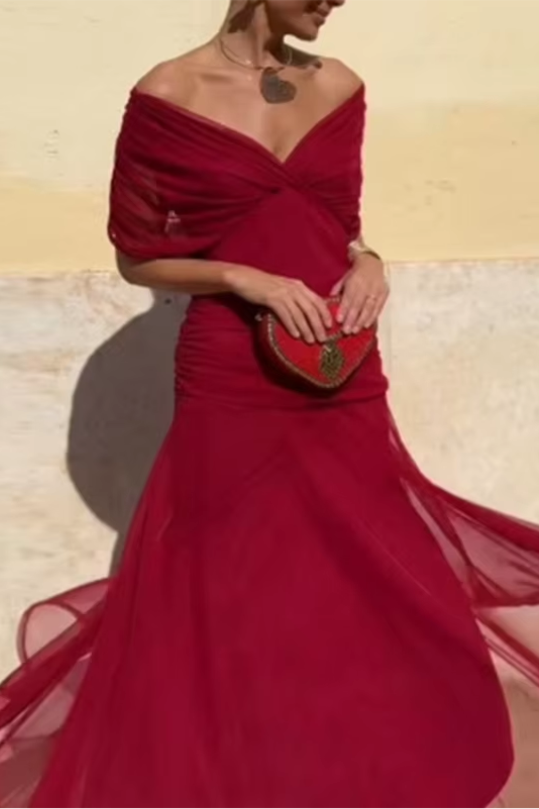 Lucía| Elegante vestido largo de fiesta con escote en V