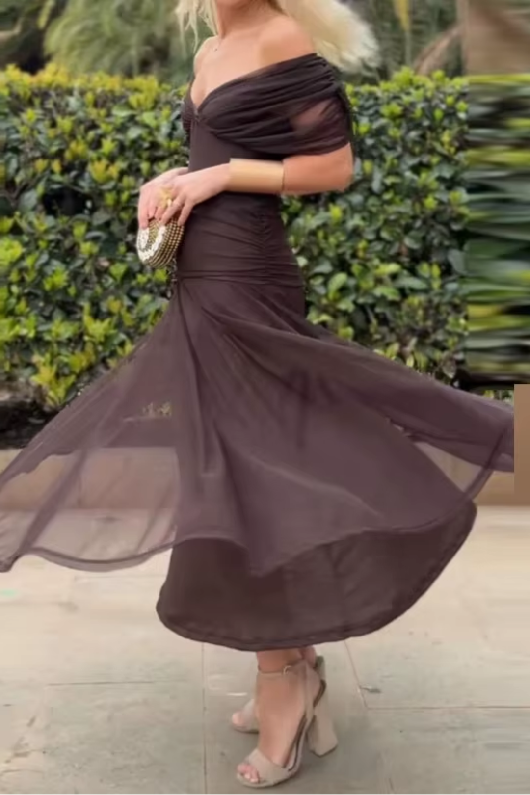 Lucía| Elegante vestido largo de fiesta con escote en V