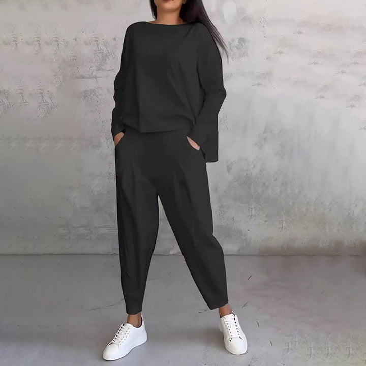 Cómodo conjunto de dos piezas con camiseta de manga larga y pantalón ancho