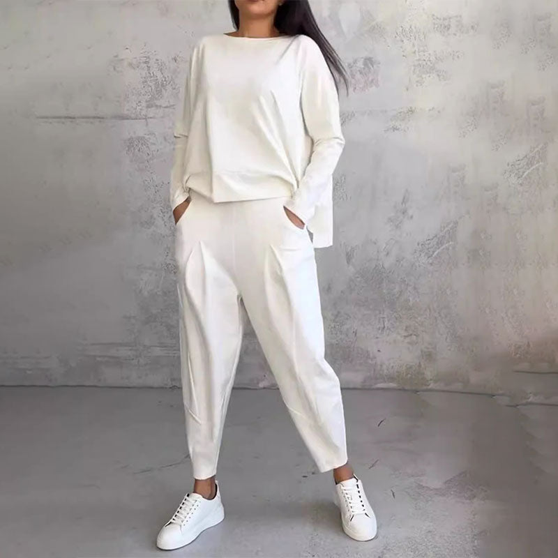 Cómodo conjunto de dos piezas con camiseta de manga larga y pantalón ancho