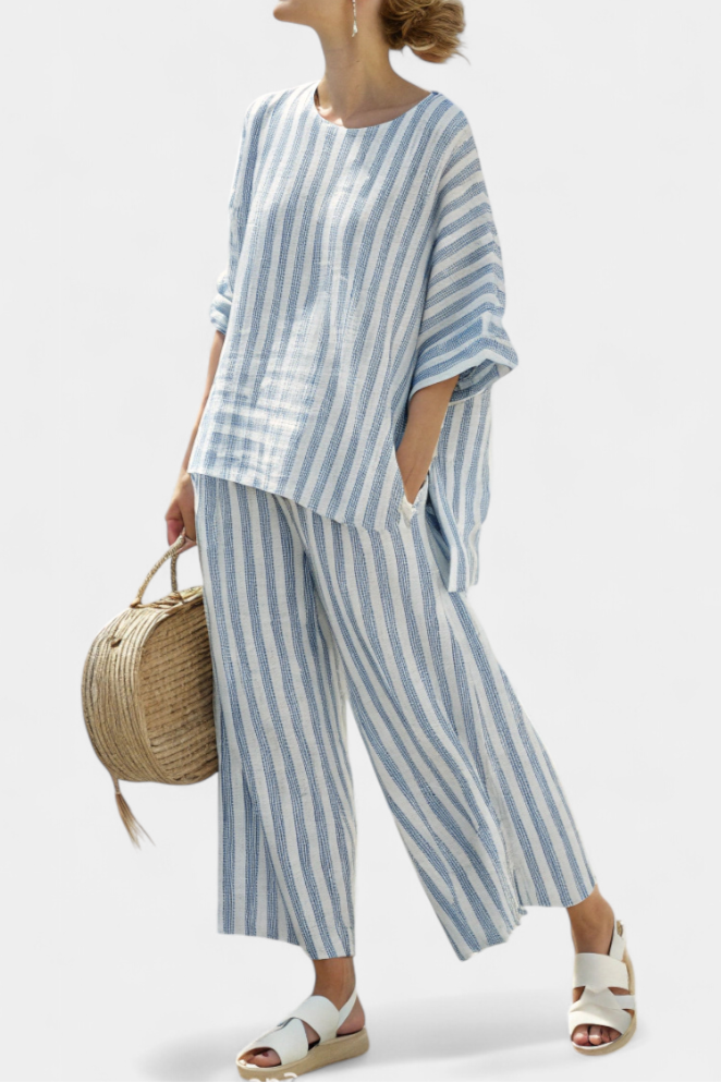 Romina | Top de lino azul a rayas sofisticado y pantalones holgados