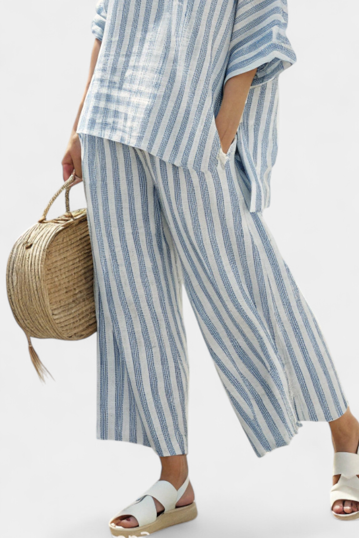 Romina | Top de lino azul a rayas sofisticado y pantalones holgados