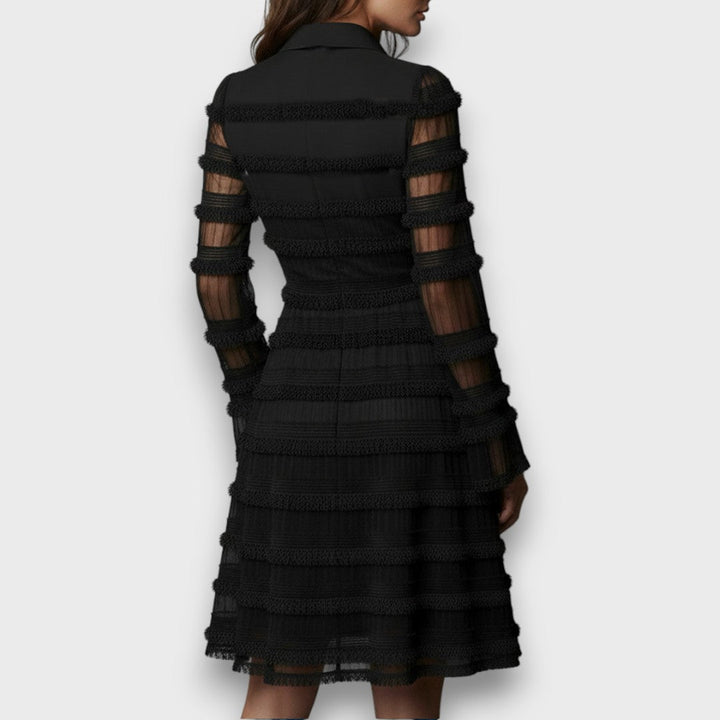 Vestido con flecos transparentes